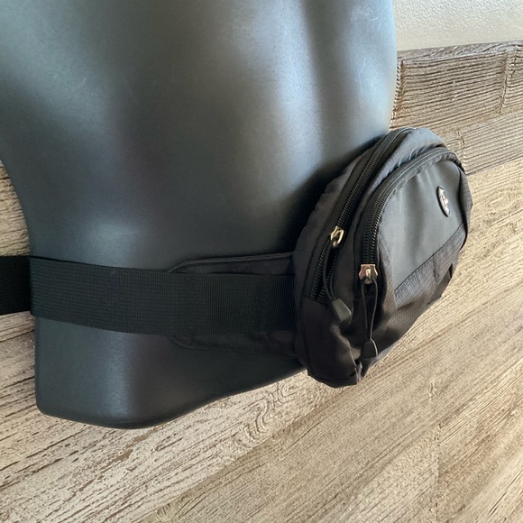 Chums belt bag/ fanny pack black - Picture 2 of 9